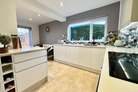 4 bedroom detached house for sale, Whitehouse Avenue, Great Preston, Leeds