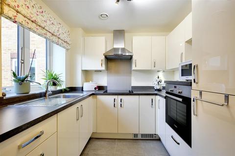 1 bedroom apartment for sale, Carpenter Court, Hickings Lane, Stapleford