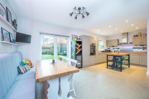 58 Burnham Road, Wythall, Birmingham, B47 6AT