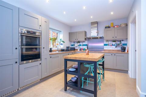 58 Burnham Road, Wythall, Birmingham, B47 6AT