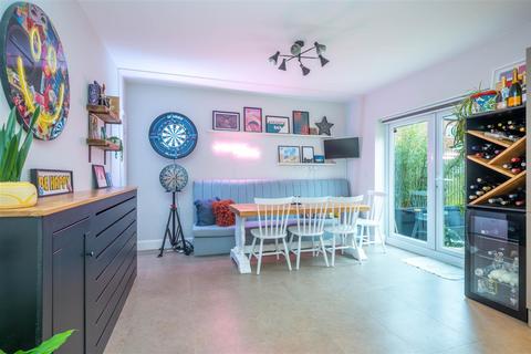 58 Burnham Road, Wythall, Birmingham, B47 6AT
