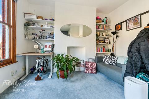 1 bedroom flat for sale, Sandringham Road, Hackney, E8