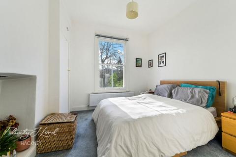 1 bedroom flat for sale, Sandringham Road, Hackney, E8