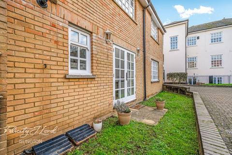 1 bedroom flat for sale, Albany Mews, Islington, N1