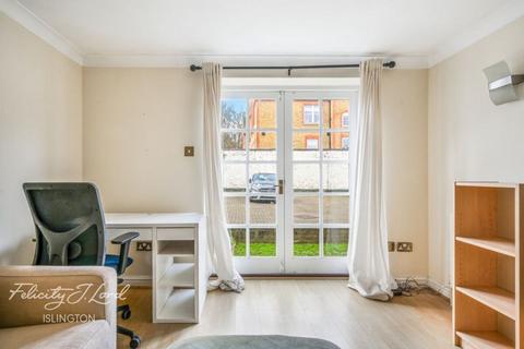 1 Albany Mews, London, N1 1LD