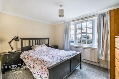 1 bedroom flat for sale, Albany Mews, Islington, N1