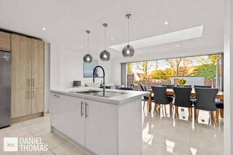 23 Amesbury, Waltham Abbey, EN9 3LH