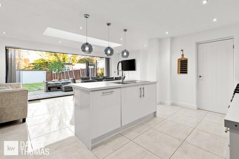 23 Amesbury, Waltham Abbey, EN9 3LH
