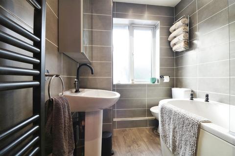 94 Clifton Crescent, Sheffield, S9 4BE
