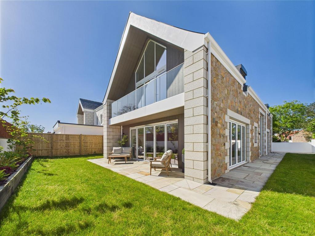 CAM04392 G0-PR0090-STILL003.jpg