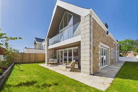 4 bedroom house for sale, Modern Granite Faced Country Home