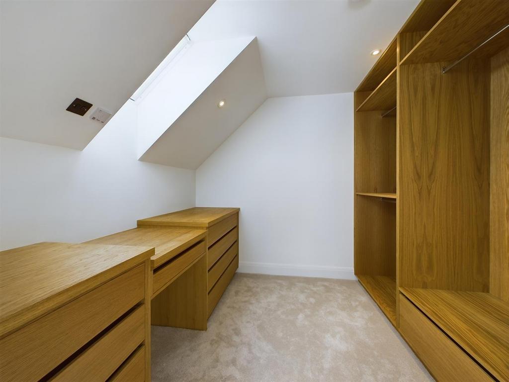 CAM04092 G0-PR0021-STILL027.jpg