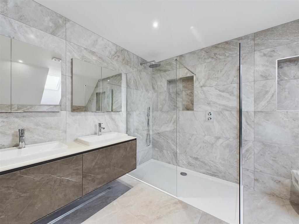 CAM04092 G0-PR0021-STILL031.jpg