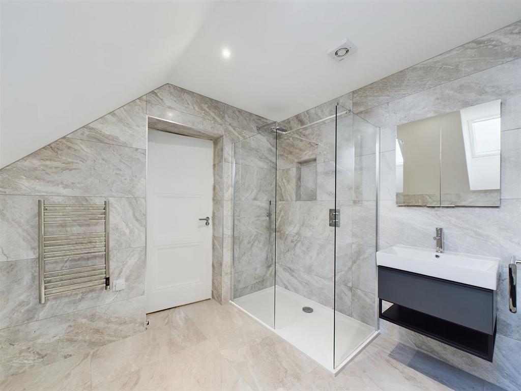 CAM04092 G0-PR0021-STILL018.jpg