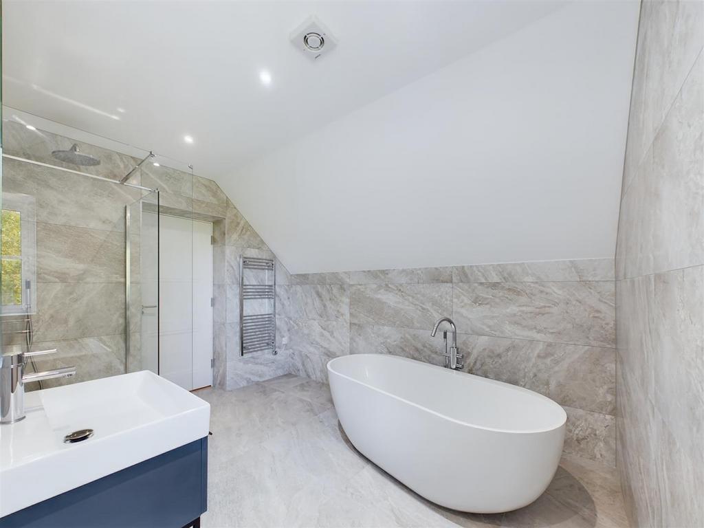 CAM04092 G0-PR0021-STILL020.jpg