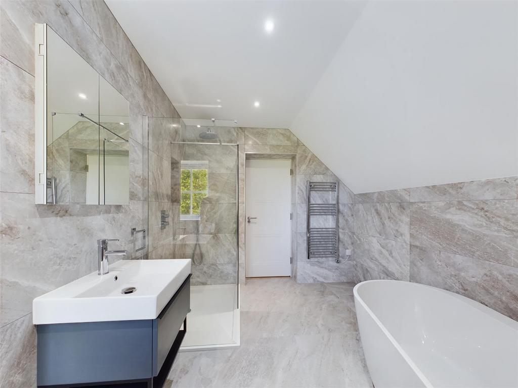 CAM04092 G0-PR0021-STILL021.jpg