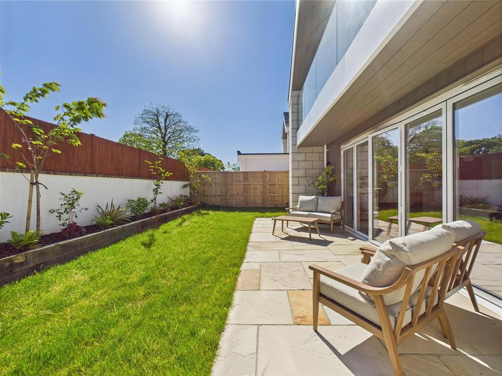 CAM04392 G0-PR0090-STILL007.jpg