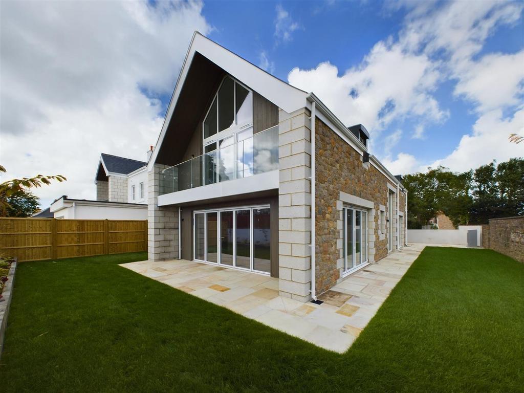 CAM04092 G0-PR0021-STILL007.jpg