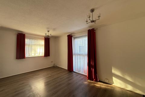 1 bedroom ground floor maisonette for sale, Regency Close, Rainham,