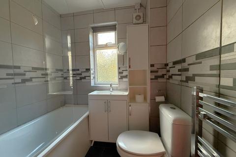 1 bedroom ground floor maisonette for sale, Regency Close, Rainham,