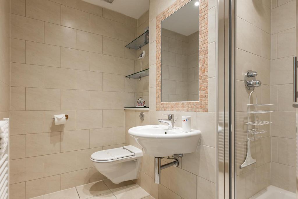 1 Dolphin Quays-4 web.jpg