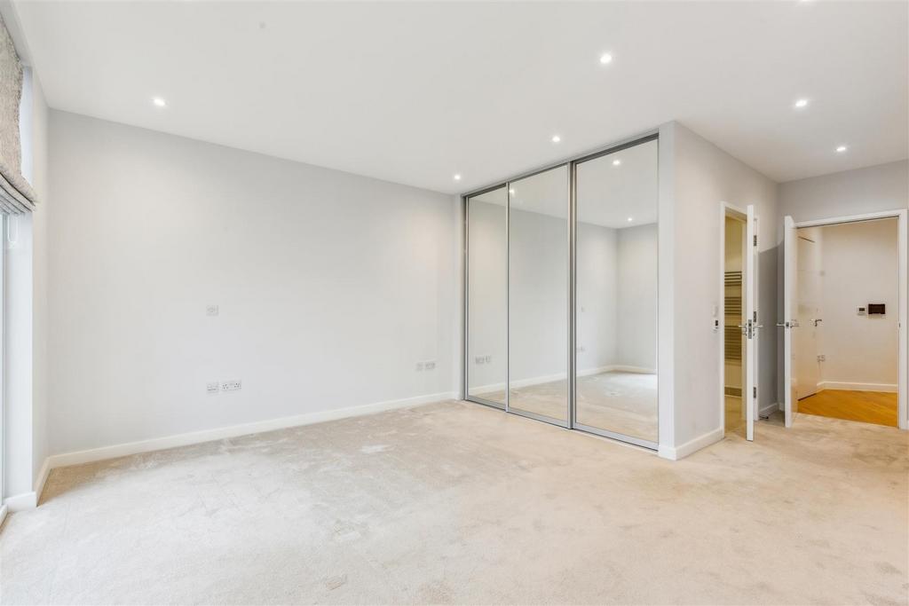 Edmunds House, W4 - FOR SALE