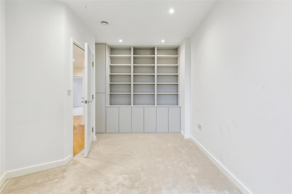Edmunds House, W4 - FOR SALE