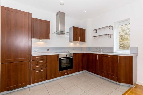 2 bedroom flat to rent, Britannia Road, Surbiton KT5