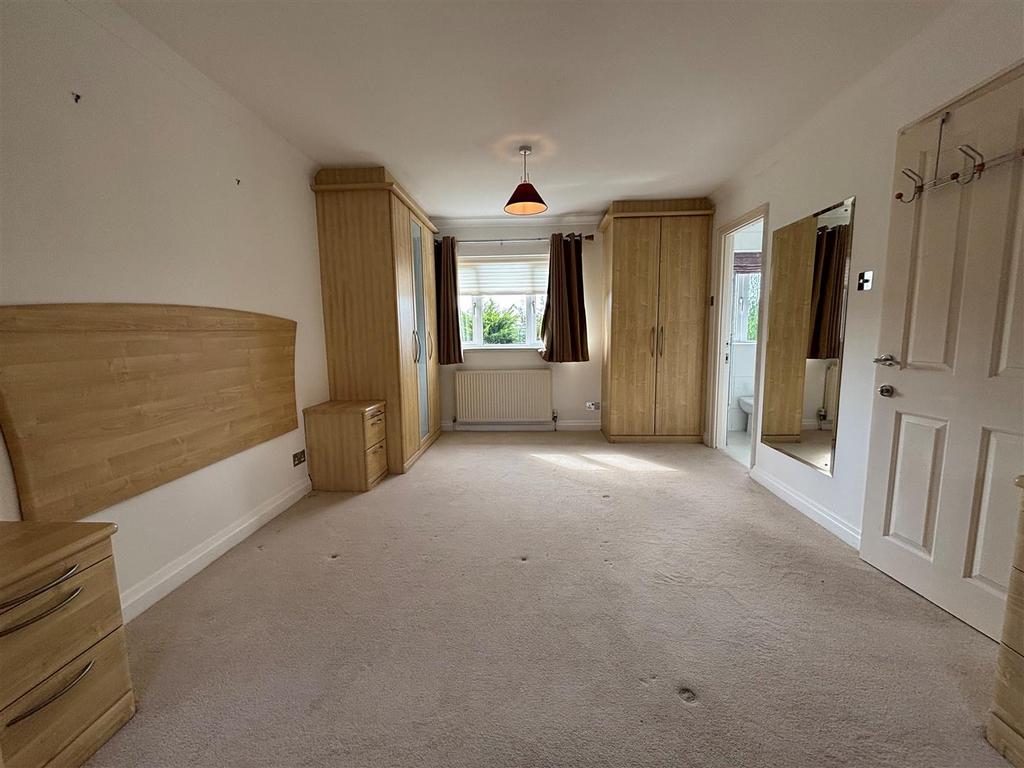 5 ASH CLOSE BED 4 NEW.jpg