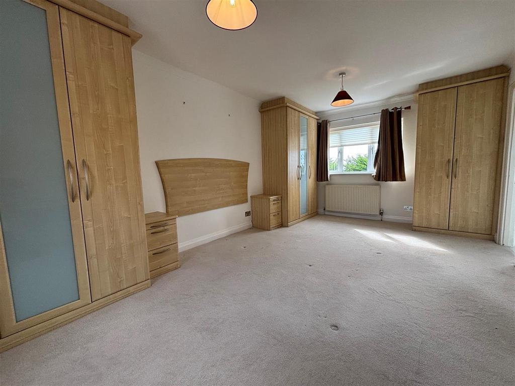 5 ASH CLOSE BED 5 NEW.jpg