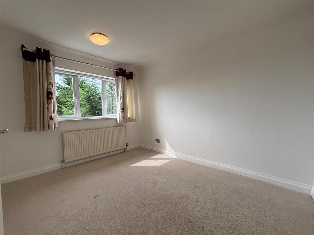 5 ASH CLOSE BED 2 NEW.jpg