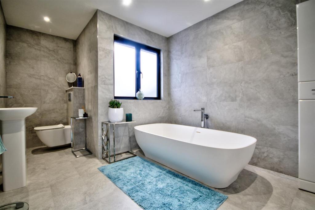 En Suite.jpg