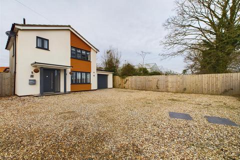 4 bedroom detached house for sale, Shipdham Road, Dereham