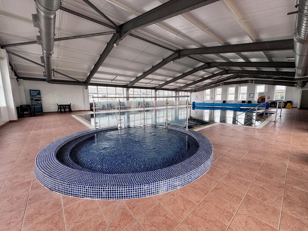 Park indoor Pool