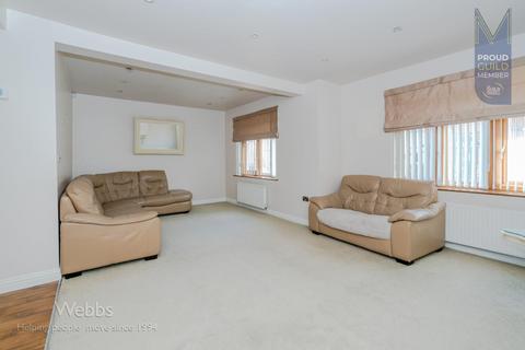 4 bedroom detached bungalow to rent, Cannock Road, Cannock WS11