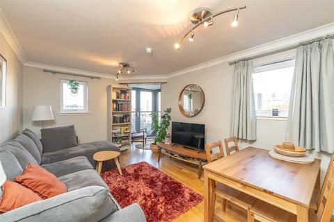 2 bedroom flat for sale, 21/3 Rennie's Isle, Edinburgh, EH6