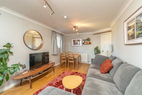 2 bedroom flat for sale, 21/3 Rennie's Isle, Edinburgh, EH6