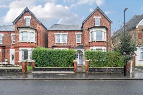 Flat 2a, 19 Birdhurst Road, South Croydon, CR2 7EF