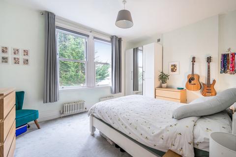 Flat 2a, 19 Birdhurst Road, South Croydon, CR2 7EF