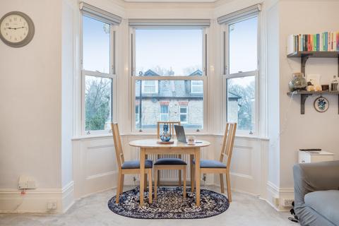 Flat 2a, 19 Birdhurst Road, South Croydon, CR2 7EF