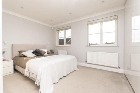 5 Foxglove Close, Sidcup, DA15 9JP