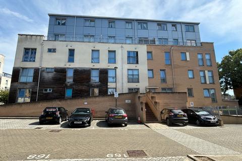 1 bedroom ground floor flat to rent, Cameron Crescent, Edgware, HA8