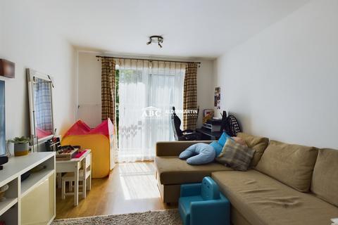 1 bedroom ground floor flat to rent, Cameron Crescent, Edgware, HA8