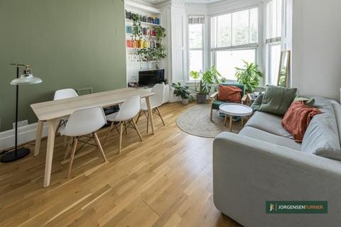 1 bedroom flat for sale, Leysfield Road, Shepherd's Bush, W12 9JF