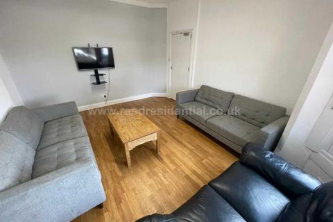 6 bedroom flat to rent, Derby Road, Nottingham NG7