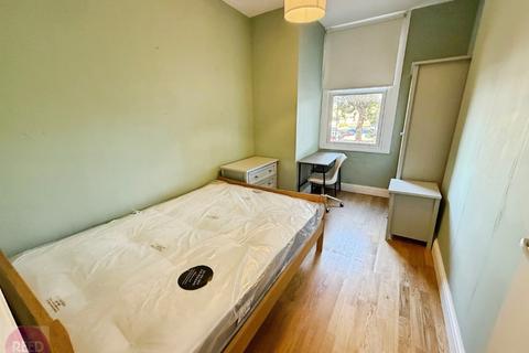 6 bedroom detached house to rent, Derby Road, Nottingham NG7