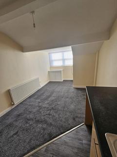 2 bedroom flat to rent, Balmoral Road, Liverpool, Merseyside, L6