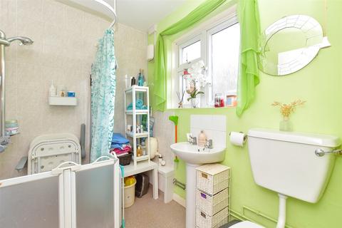 46 Clacton Road, Portsmouth, PO6 3QY