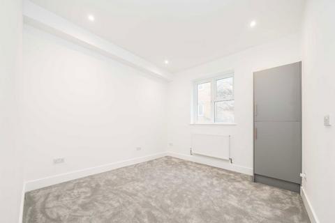 1 bedroom flat for sale, St. Johns Road, Isleworth TW7