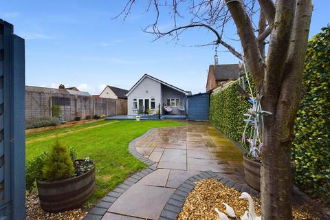 4 bedroom detached bungalow for sale, Peterborough Road, Farcet, PE7